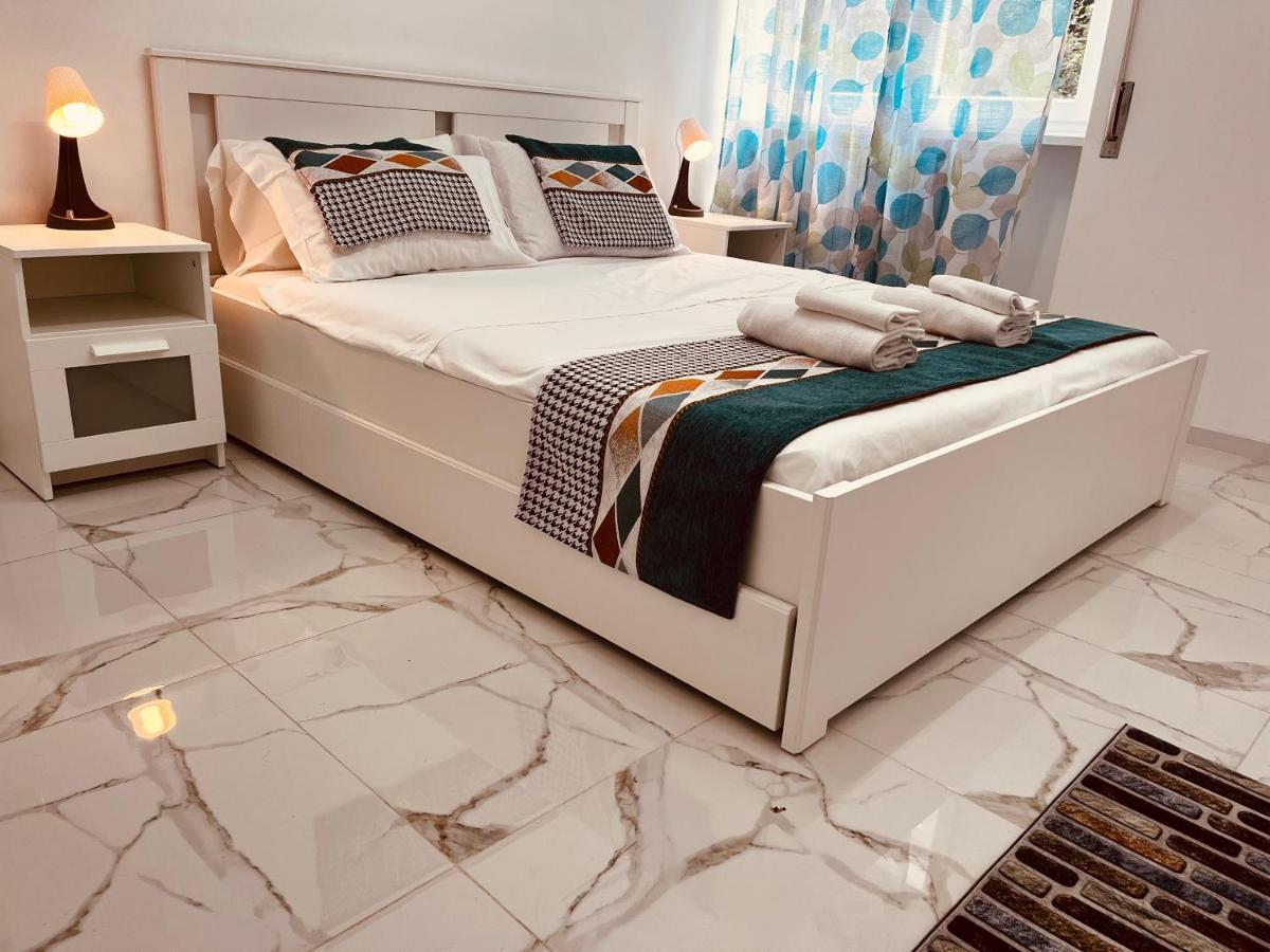 A&J San Pietro Suite โรม ภายนอก รูปภาพ